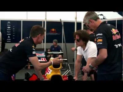 Helio - Akcja z 2011 roku. Tom Cruise za kierownicą Red Bulla.

#f1