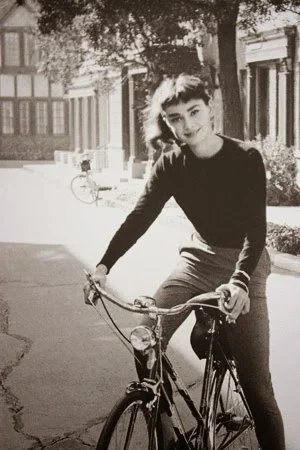 Micrurusfulvius - Audrey Hepburn
#audreyhepburn
#fotohistoria
#cykling
#lata50 / ...