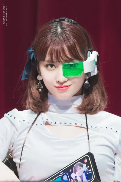 XKHYCCB2dX - #momo #twice 
#koreanka #japonka