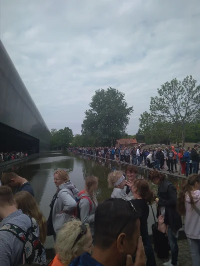 Tomasztom - Kolejka do Afrykarium w Wrocławiu... Więc jakby ktoś się wybierał to nie ...