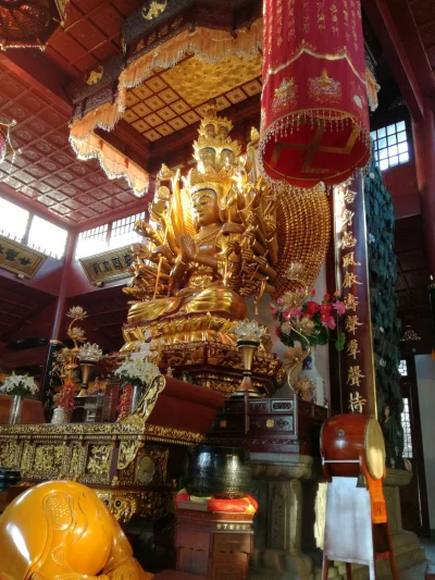 wykopek_44 - Wnętrze świątyni buddyjskiej w mieście Ningbo.

SPOILER