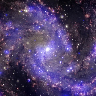 d.....4 - NGC 6946 (znana także jako PGC 65001, UGC 11597 lub Arp 29) –galaktyka spir...