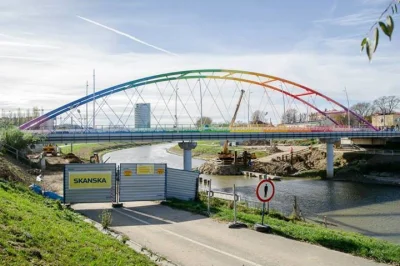 bialawitz - Kolorowe instalacje czy mosty- nachalna promocja homoseksualizmu
Sprayow...