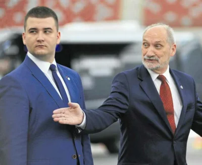 saakaszi - Myślicie że gdy Macierewicz zostanie już tym Marszałkiem Sejmu, Misiewicz ...