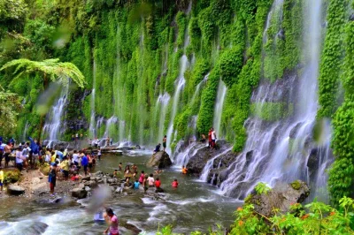 B4loco - Bajeczny wodospad na filipińskiej wyspie Mindanao. Asik-asik nie przypomina ...