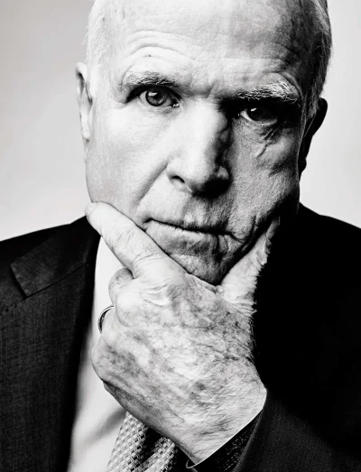 k1fl0w - Senator John McCain, i były kandydat na prezydenta, zmarł w wieku 81 lat. [1...