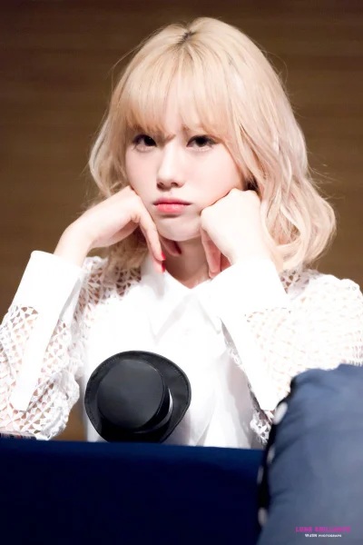 XKHYCCB2dX - #luda #wjsn 
#koreanka