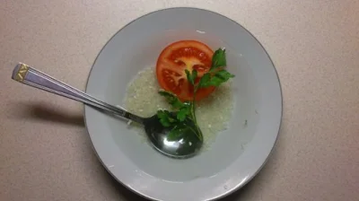 x.....x - Dziś na pierwsze danie ugotowałem wykwitną zupę pomidorową, dla odmiany mak...