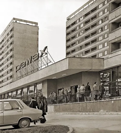 DerMirker - Pewex na Królewskiej, nieco dobrobytu za dolary #krakow