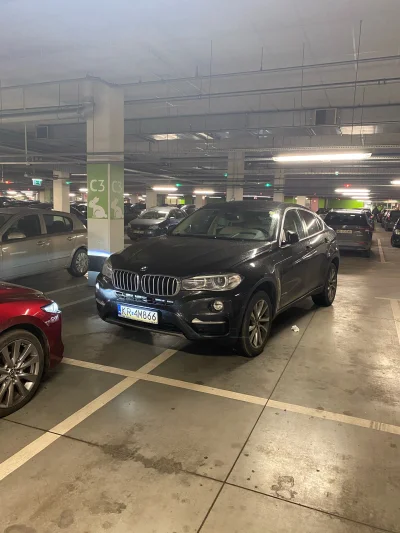 Sebb521 - To jest jakiś rytuał kierowców bmw, czy jak?
#bmw #parkowanie #parkowaniebo...