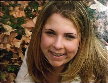 s.....6 - Megan Meier (1992 - 2006)
14-letnia Megan Meier (USA) była pewna, że jest ...