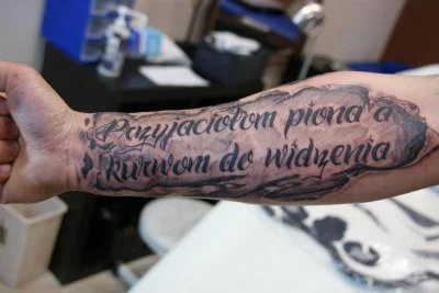 v.....8 - #tatuaze #dresycontent 

hasło na dziś