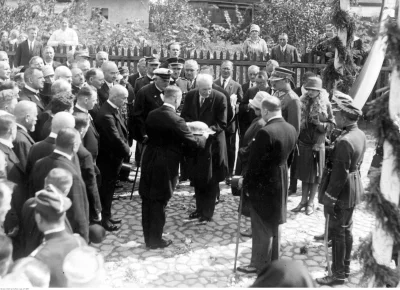 partisan - Zdjęcie przedstawia powitanie chlebem i solą prezydenta Ignacego Mościckie...