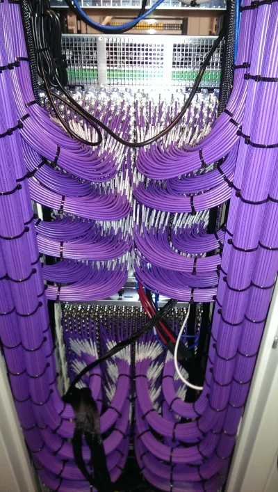 b.....6 - #cablemanagement #nieboperfekcjonistow #itporn #networkboners

Piękne (｡◕...