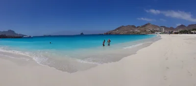 antekwpodrozy - Błękit wody na plaży na Sao Vincente na Wyspach Zielonego Przylądka
...