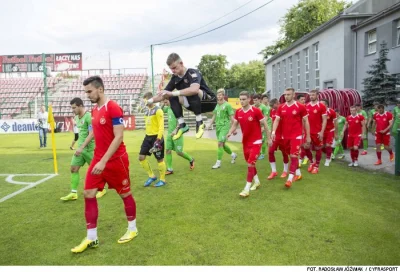 miguelpl90 - Fajnie sobie siedzi w powietrzu Wolański :D

#niefejk #zdjecie #widzew #...