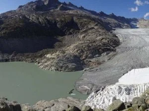 RFpNeFeFiFcL - 90% alpejskich lodowców może całkowicie zniknąć do końca stulecia.

...