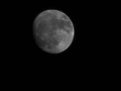 paliakk - @mactrix tutaj mój Księżyc, tylko że nie telefonem a zwykłym kompaktem