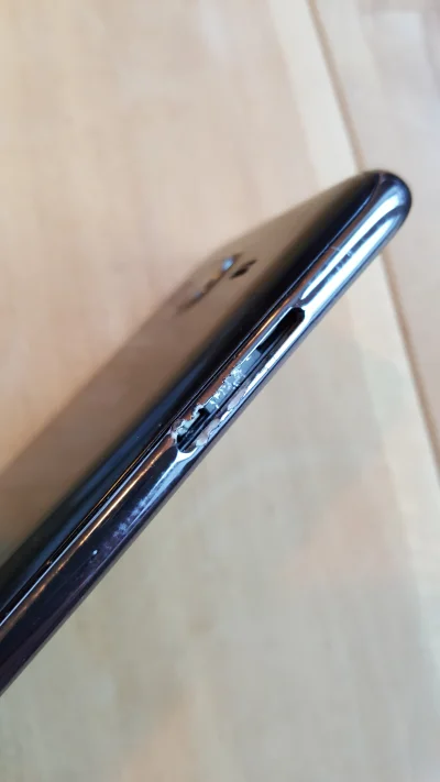 wykops2 - Mircy czy ta ramkę da sie wymienic
w Samsung Galaxy S5?
Bo ktoś "wygryzł"...