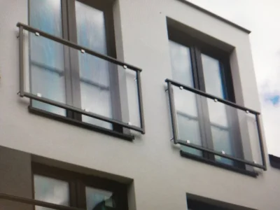 tomkkoo - Mirki, jest sprawa, mianowicie chce montować balkony francuskie jak na zdję...
