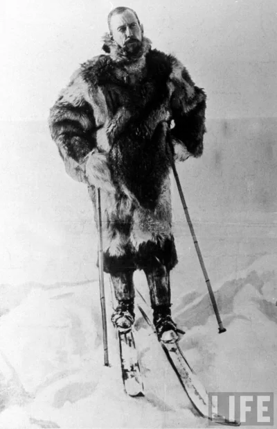K.....s - Roald Engelbregt Gravning Amundsen (ur. 16 lipca 1872 w Borge, ob. część mi...