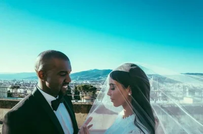 A.....a - I ♥ Kimye (｡◕‿‿◕｡)
#kanyewest #kimkardashian