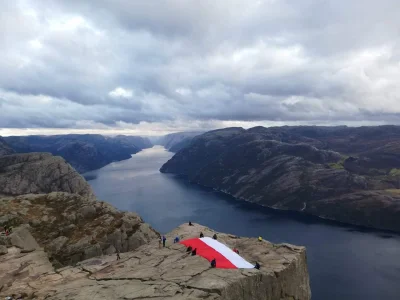 FiK - Preikestolen wczoraj :)
Poza tym w Stavanger był dość spory marsz
#11listopada ...