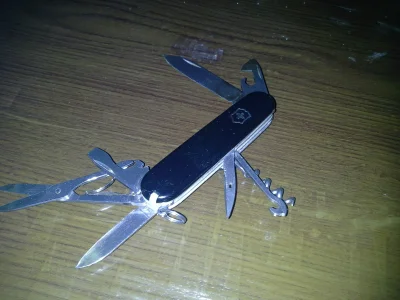 p.....0 - @wysuszony: O ile się nie mylę to jest z kolekcji SWISS ARMY KNIVES model S...