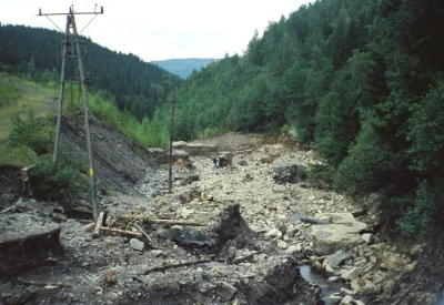 marsellus1 - Akurat w miejscu w którym Ci panowie chodzili, w 1997 powódź zmiotła dos...