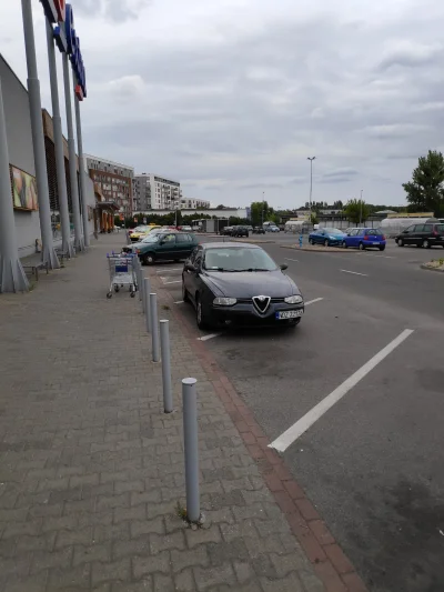 kromkas - Tymczasem w Poznaniu...
#mistrzowieparkowania