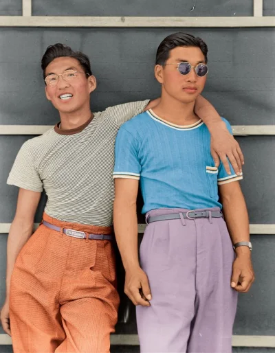 brusilow12 - Dwóch japońskich studentów w amerykańskim obozie koncentracyjnym w Manza...