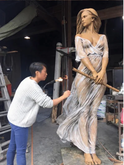 T.....a - Chińska artystka Luo Li Rong i jej niesamowita rzeźba kobiety, inspirowana ...
