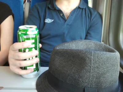 lordwiseguy_prime - Jedzie taki frajer, kapelusznik pajac i chleje piwo w pociągu i t...