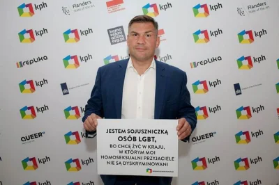 B.....j - #michalczewski #lgbt #homo #homoseksualizm



Prychłę!