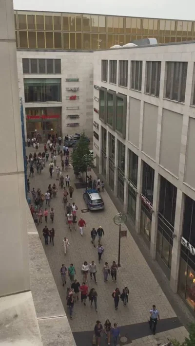 w.....s - W Dortmund ewakuują galerią handlową, alarm bombowy..
#niemcy #dortmund
