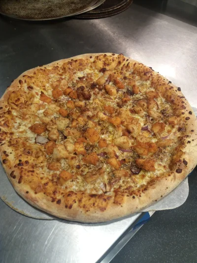 Bittersteel - #gotujzwykopem #pizza #pieczzwykopem
Pizza z cebulą i kurczakami na noc...