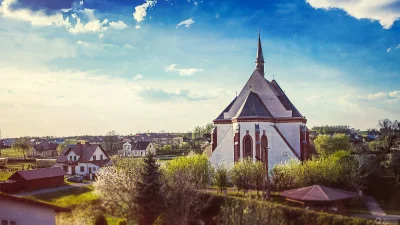 hakeryk2 - Widok z dachu mojego domu na kościół neogotycki w miejscowości Kupno, woj....