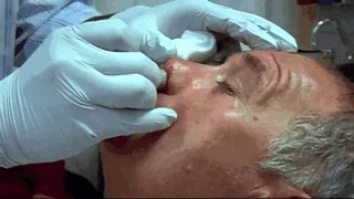 Q.....a - Nie dla wrażliwych.

#wtf #gif #niewiemjaktootagowac