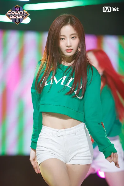 XKHYCCB2dX - #yeonwoo #momoland
#koreanka