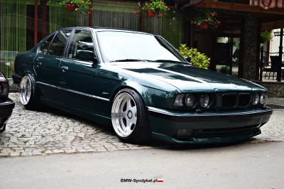 ZjemCinos - #bmw #bmwboners #germanstyle #carboners
E34 (｡◕‿◕｡)