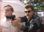 ShineLow - #trailerparkboys

#!$%@? te strzelaniny w których nikt nikogo nie trafia...