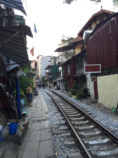 Zaszczyk - Byłem w Hanoi 2 lata temu, z ciekawości odwiedziłem również dworzec i miał...