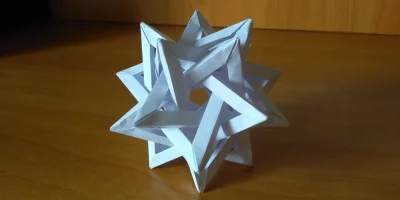 QuePasa - Wielościan gwiaździsty zbudowany z pięciu czworościanów
#origami #diy #two...