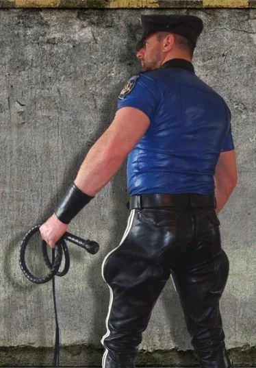 Lukardio - #ladnypan #mrleather #leathermen