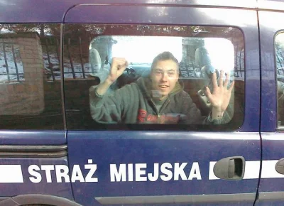 bartov - Ale pszypał xD Mój kolega Seba, krzyknął przejeżdżającej policji CHWDP, zrob...