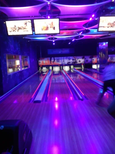 ixyz - Po wczorajszym wieczorze stwierdzam, że mam nowe zainteresowanie #bowling #sky...