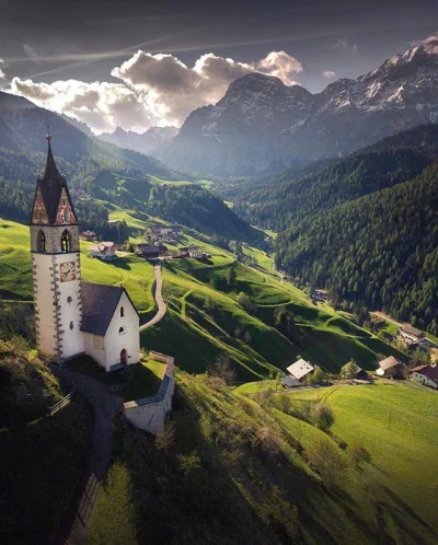 Castellano - Dolomites. Włochy
foto: ilhan1077 instagram
#fotografia #gory #earthpo...