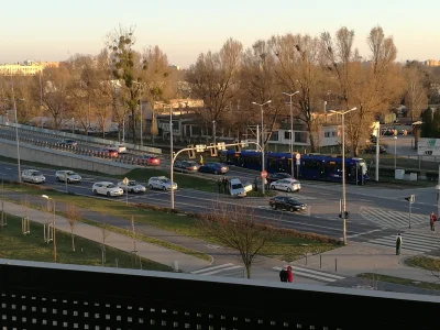 mnemonk - Na pętli Pilczyce kraksa, jeden pas w stronę centrum zablokowany.
#wroclaw