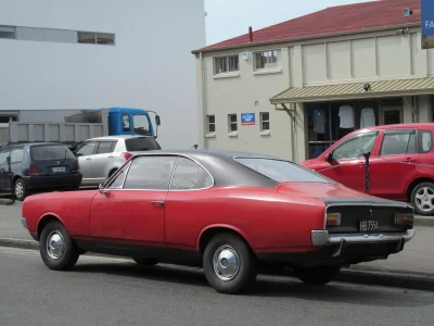 Lon-Luvois-Fuller - @ambrose: Wydaje się, że jest to Opel Rekord Coupe.