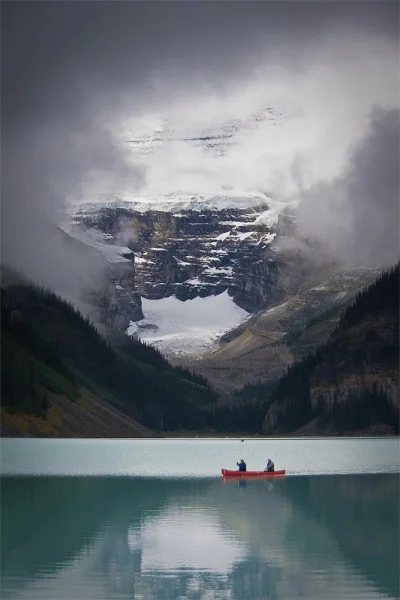 Mesk - Canoe na Lake Louise w Parku Narodowym Banff, Alberta #kanada #ciekawostki #po...